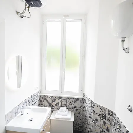 Lovely And New Near Termini Station Appartement Rome